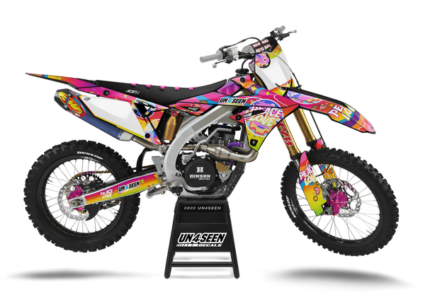 Suzuki Retro Yippies Graphics Kit - Peace Love Party